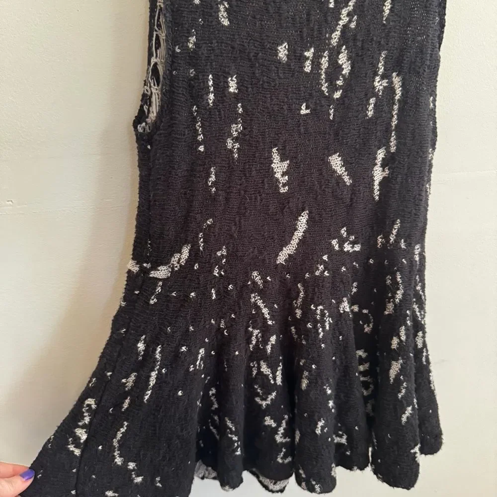 Free People side by side knit peplum tank top size Small Black White Festival